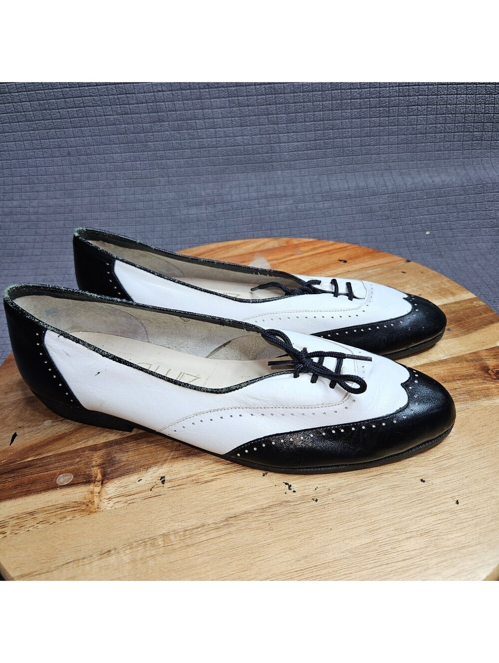 gWIZ BRETT by Myers Flats Women's Black White Leather Brogue Spectator size 6.5